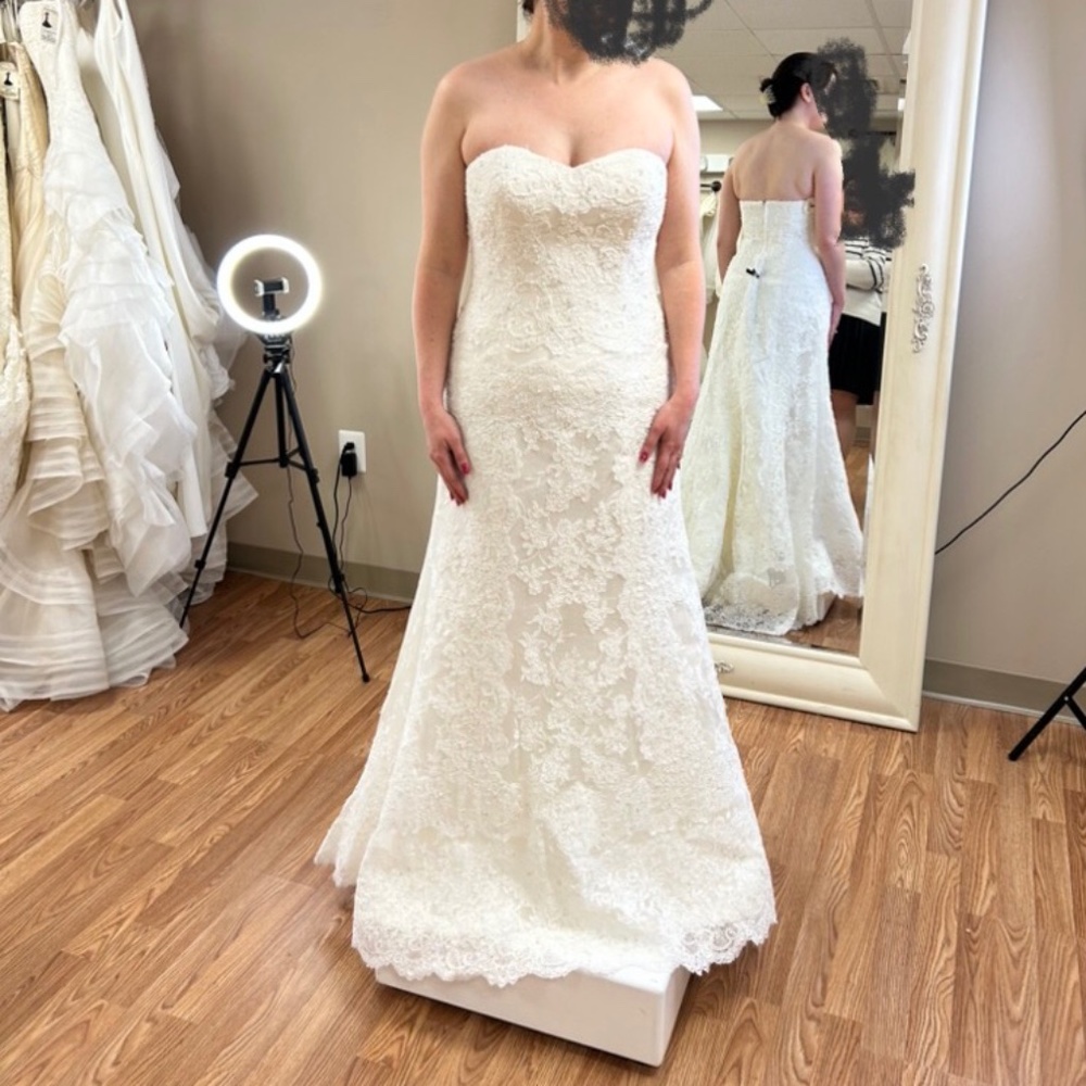 La Sposa Wedding Dress
